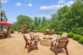 The estates at arbor oaks garden grill & picnic spaces